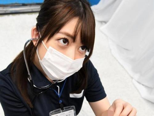 普段の業務で見慣れている筈なのに！天使の美人のナースさんは目の前のギン勃ちち〇ぽにうっとり！ギン勃ちち〇ぽにうっとり赤面！