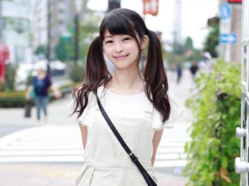 ＜素人ナンパ＞ツインテールが似合う、さくらちゃんは、なんと保育士さんのたまごでした！好奇心旺盛のさくらちゃん♡
