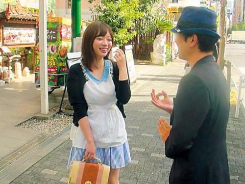 なし崩しセックス！街行く素人お嬢さんに声をかけモテナイ男子の遅漏チンポの相談ヌルヌルマンコにぬるっと挿入で無許可中出し！