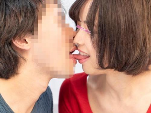 ＜素人ナンパ＞池袋で見つけたリアル友達関係の大人の男女に突撃交渉！密室でずぅーっとベロチューに挑戦してもらいました