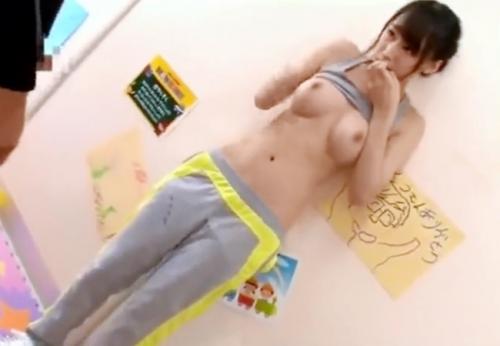おっぱいでっけえええ！図書館で襲われた巨乳美女が発情してものすごい腰使いで騎乗位イキ