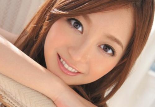 石原莉奈　ナースとして懸命に働きながらも頭の中はHでいっぱいの美人で可愛すぎる莉奈とラブラブSEX