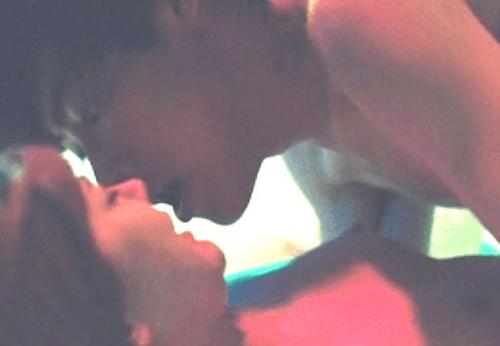 遠藤新菜　勃起した乳首丸出しでセックスする濡れ場シーン
