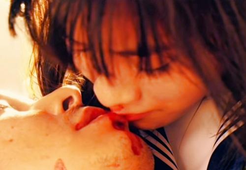 橋本環奈　キスシーンで唇が糸引いてくっ付いてしまう濡れ場
