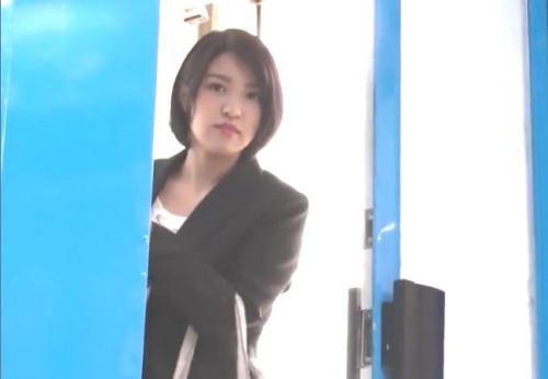 マジックミラー号　真剣に大好きな美人教師と夢にまで見た男女の関係に
