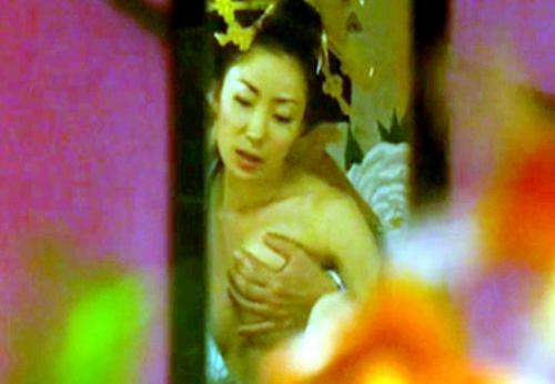 菅野美穂　乳首ごと乳揉まれ騎乗位での腰の動きが超エロい濡れ場シーン