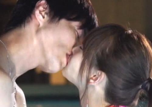 永尾まりや　濃厚キスで男を勃起させるくらい口と口が絡み合ってエロい