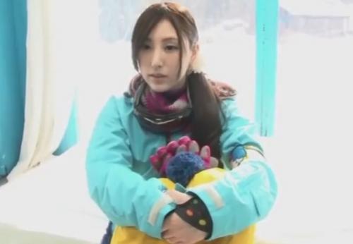 マジックミラー号　彼氏がいるのにキモチ良くって我慢できずに人生初の中出しSEXを受け入れ