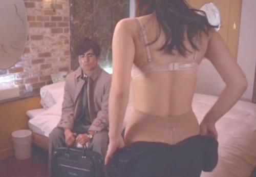 筧美和子　パンストでのムチムチ下着姿が異常にエロい脱衣シーンが最高すぎ