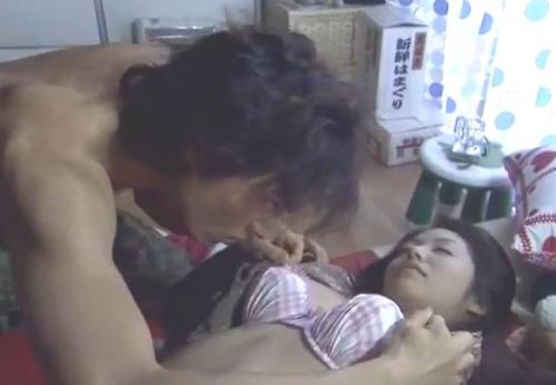 磯山さやか　ブラジャー捲られ乳首見られそうになる濡れ場がエロかった