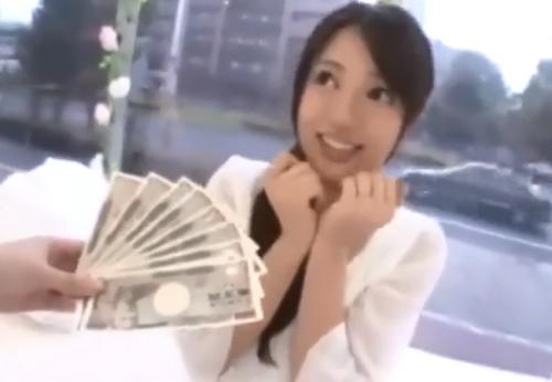 マジックミラー　セックスレスの奥さんに目の前でフル勃起したデカチンを見せて興奮させてヤッてしまう