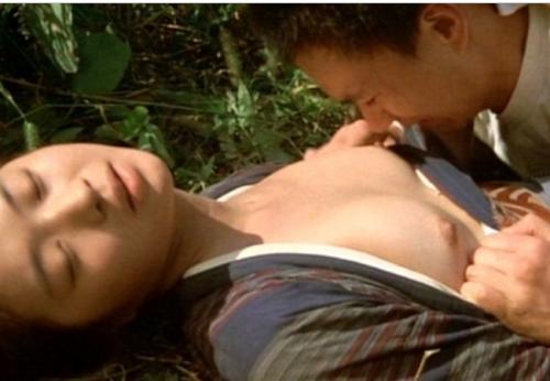 田中美佐子　おっぱいを出されて乳首を吸い付かれチンポ挿入される濡れ場シーン