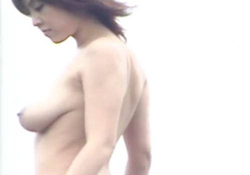 桜庭あつこ 乳首丸出し全裸ヌードになったイメージビデオがエロい