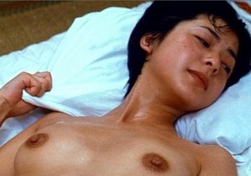 関根恵子　乳首モロ出し大き目の乳首が勃起する濡れ場がエロすぎる