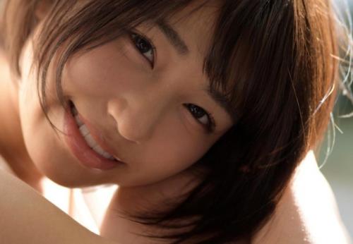 唯井まひろ　グラビアアイドル正真正銘の美少女がカメラの前でSEXを曝け出す