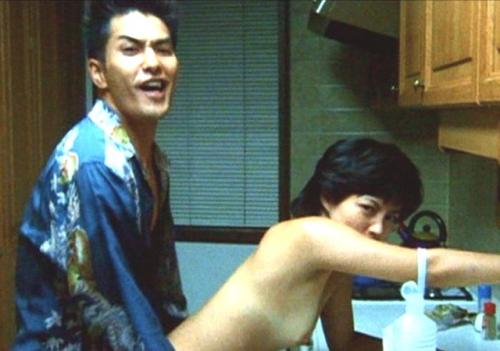 吉本多香美　乳首丸出しでマンコにサラダ油塗って無理矢理チンコ挿入する濡れ場がエロい