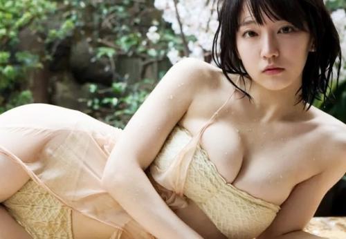 吉岡里帆　巨乳おっぱいがエロすぎる！露わにおっぱいシーン温泉入浴