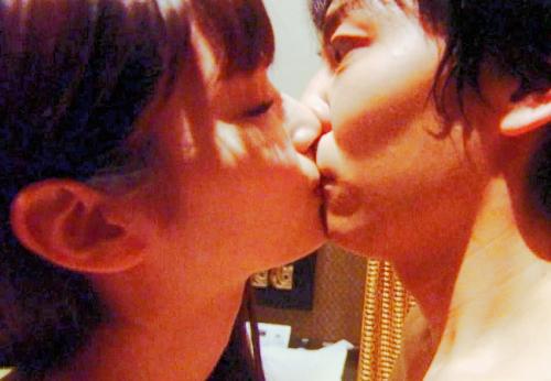 新川優愛　童貞にエッチやり方を指南！チンコ見たり襲う濡れ場シーンがエロい