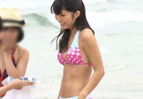 マジックミラー号　日焼けがエロい水着美少女が火照った美尻を性感マッサージされて生挿入初中出し