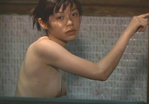 小沢まゆ　乳首丸出し全裸ヌードで入浴する濡れ場がエロい