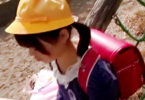 小●生ワイセツ映像流出！！無防備な子●に声をかけ、自宅に連れ込みイタズラする少女愛好家の手口