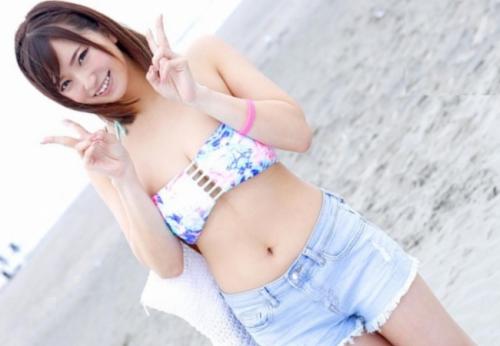 マジックミラー号 海岸の水着美少女に童貞のフリした絶倫男が何度イっても無視しガン突きエビ反り真正中出し