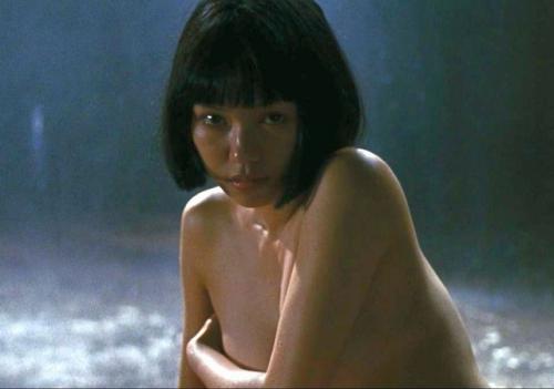 二階堂ふみ　全裸になっておっぱいもお尻も丸出し状態で男に抱かれる濡れ場がエロい
