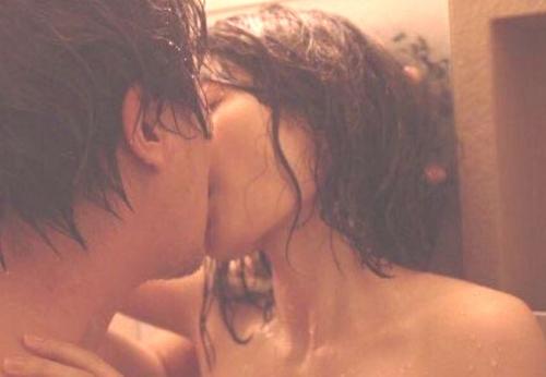 前田敦子　全裸入浴で濃厚ベロチューから乳を吸われて感じちゃう濡れ場