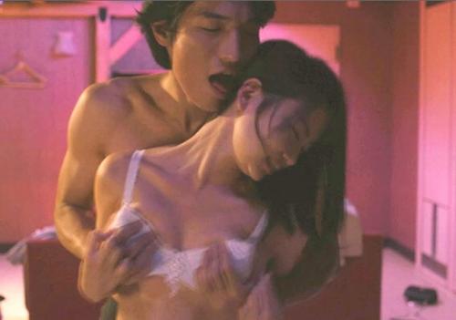元AKB永尾まりや おっぱい鷲掴みで揉まれ性感帯を舐められる濃厚SEX濡れ場