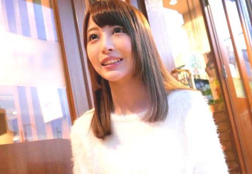 うっすらマン毛に真っピンクで超キレイな美マンを清楚系の現役女子大生が見せてくれる