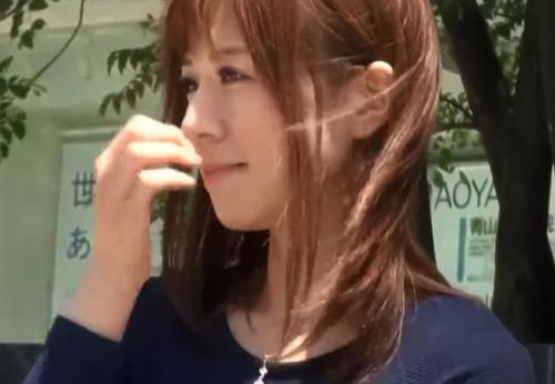 素人ナンパ　青山でおしゃれでエロそうな人妻に下着見せおっぱい見せマ○コ見せとどんどんエスカレート