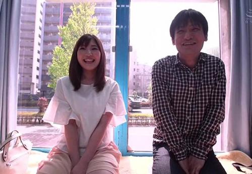 マジックミラー壁チ○ポ号　彼氏のチンポならハズレるワケないと思いきや他人棒と生中出しSEX