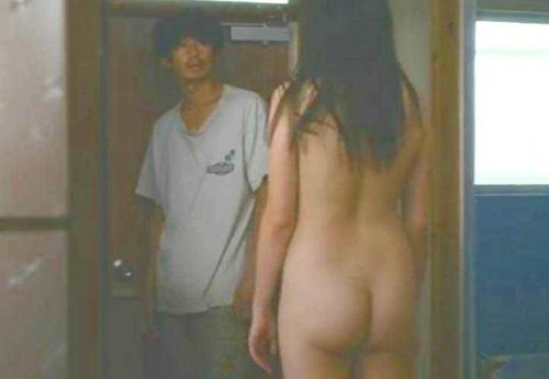 橋本マナミ　グラドルが全裸でデカ尻丸出し浮気相手の男と真昼間からセックス三昧