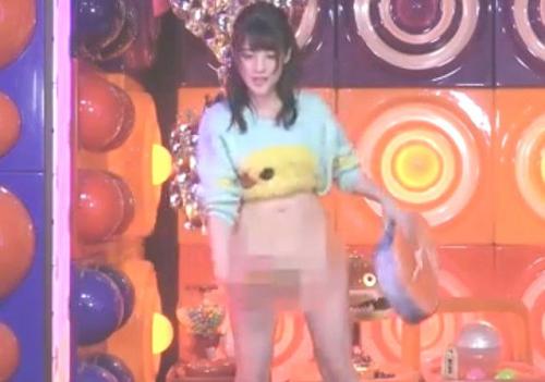 神谷えりな ノーパン下半身を晒しモザイクが入ってエロい