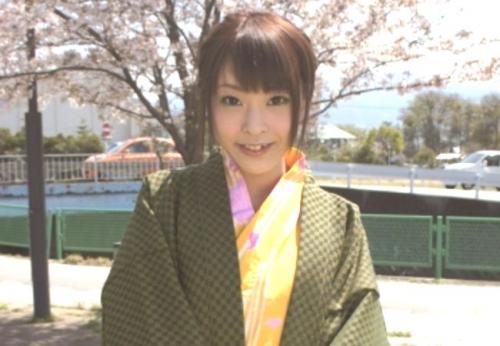 マジックミラー号　卒業旅行中の浴衣からこぼれ落ちそうなEカップ巨乳美少女を性感マッサージ