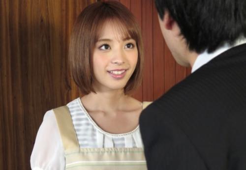 桃乃木かな　隣人の男性が可愛い奥さんを見て欲情してそのまま犯してしまう