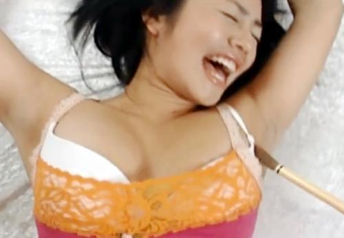 磯山さやか　完全に変態プレイ！巨乳で黒ずんだジョリジョリの腋をくすぐり責めまくり
