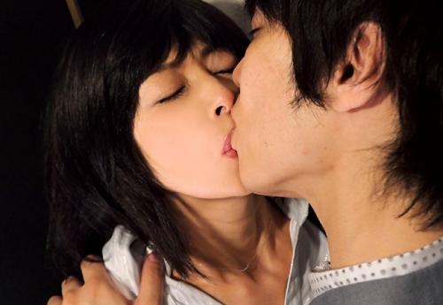 もちづきる美　熟女キャリアウーマンが恋に落ちる瞬間がくっそエロくてたまらん