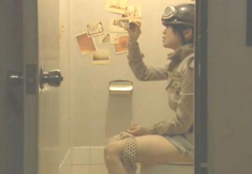 池脇千鶴　パンティを下しておしっこ放尿シーン＆レイプシーンがエロい