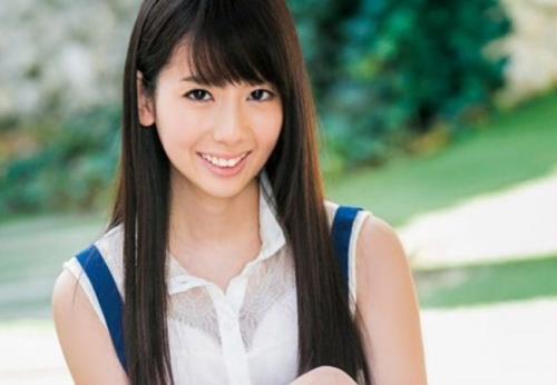紗凪美羽　元国民的アイドルの美少女が感度抜群の緊張の初エッチを披露