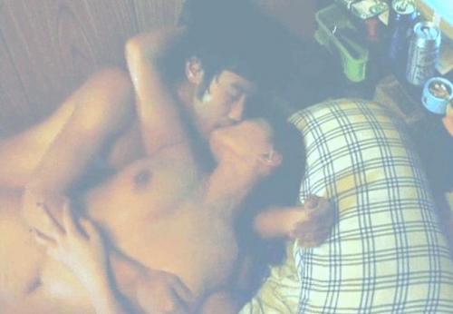 青木佳音　巨乳乳首晒して濃厚ベロチューしながらバックから突かれまくるセックス濡れ場