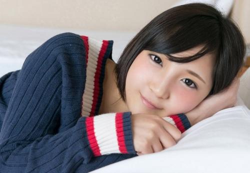 見た目は純情中身はスケベあどけない顔してキスからエロい