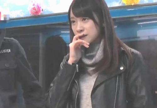 マジックミラー号　スレンダー美少女が人生初の中イキで潮を吹きまくって絶頂