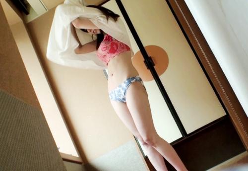 素人ナンパ　デカパイ女大きすぎなオッパイには不釣り合いの引き締まった腰がたまらん