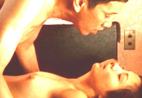 吉本多香美　勃起した乳首がエロい正常位セックスでアヘ顔晒した濡れ場