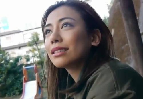 松元メイ　健康的なギャルがコッテリ接吻しまくる痴女映像