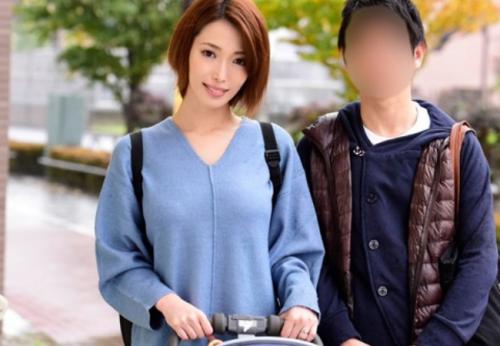 マジックミラー号　パイパン美巨乳の人妻がガラス越しの旦那の前で中出し不倫セックス