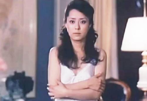 新藤恵美　濃厚ベロチューしまくってトロけてしまう濡れ場がエロい