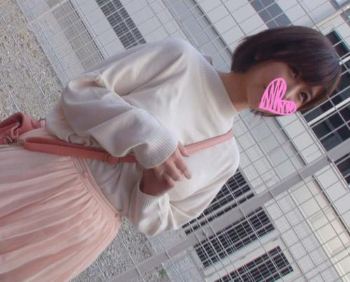 《素人ナンパ》かわいすぎるぅぅ！超キュートな19歳♡脱いだらキレイすぎる巨乳おっぱい！パイパンに中出し種付け膣内射精！