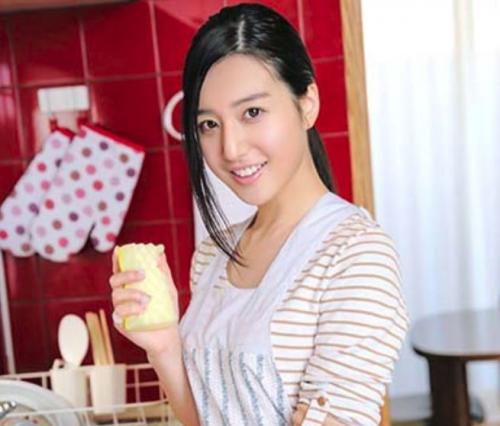 【古川いおり】美人妻は旦那一人じゃ飽き足らず10人もの男を抱え込む性欲オバケだった！スレンダーおばさん熟女レイプ！